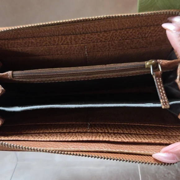 Gucci Tan Leather Wallet with Bamboo Tassel - Picture 4 of 7